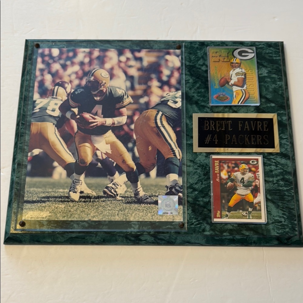 Vintage Green Bay Packers Brett Favre Plaque